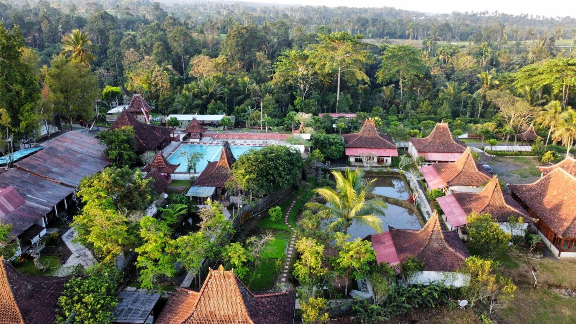 Kampoeng Joglo Ijen Villa Banyuwangi  Dış mekan fotoğraf